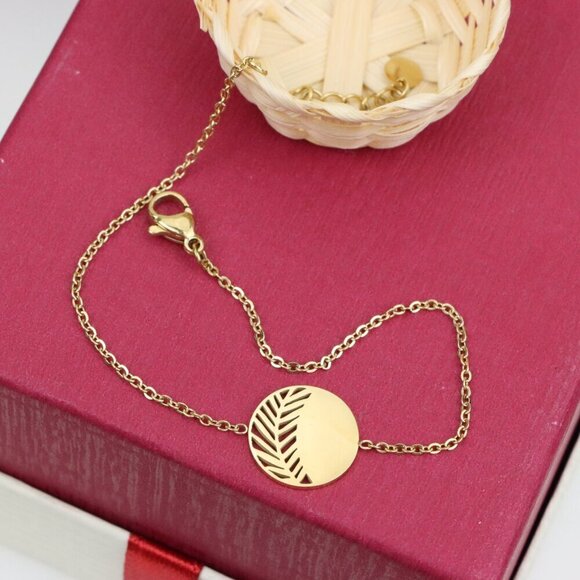 Yellow Gold Bracelet with Leaf Cutout Charm, Adjustable Size, XPBL0623 - Picture 11 of 12